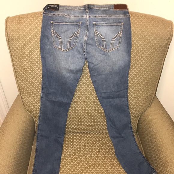 Hollister Low-Rise Jeans - Picture 2 of 5